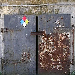 ws_altz_wall5_door